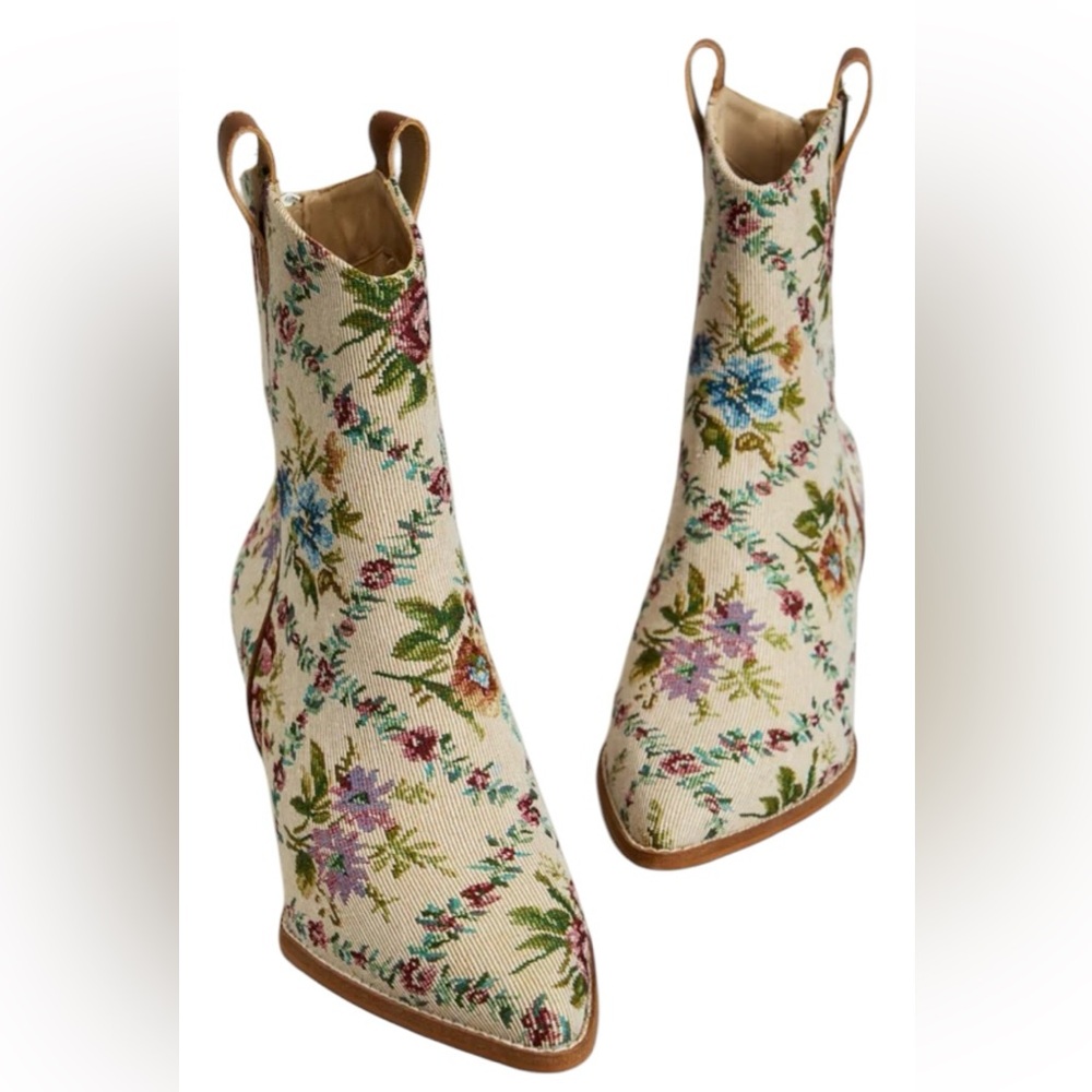 NWT ALTAR'D STATE Demi Floral Tapestry Boots